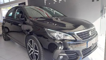 Usado Peugeot 308 120 HP (88 kW) 2018