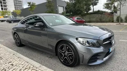 Cinzento Usado 2018 Mercedes C220 Coupé | € 27.900 (Bom preço)