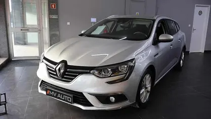 Usado Renault Mégane GrandTour 110 HP (80 kW) 2019 Cinzento Carrinha