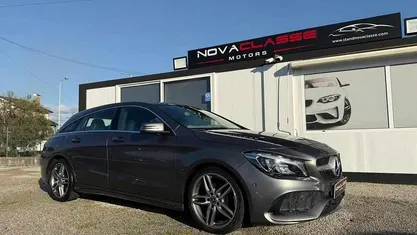 Cinzento Usado 2018 Mercedes CLA200 | € 20.990 (Preço justo)
