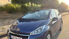 Azul Usado 2017 Peugeot 208 Citadino | € 9.500 (Preço justo)