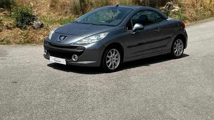 Cinzento Usado 2007 Peugeot 207 Cabrios | € 5.490 (Preço justo)
