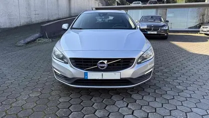 Usado 2015 Volvo V60 Carrinha | € 13.700 (Preço justo)