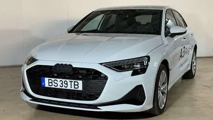 Branco Usado 2025 Audi A3 Sportback e-tron Citadino | € 39.990 (Preço justo)