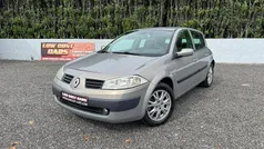 Castanho Usado 2003 Renault Mégane II Dynamique Citadino | € 2.990 (Preço justo)