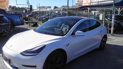 Usado Tesla Model 3 Standard Range Plus 175 kW (239 HP) 2020 Branco Sedan