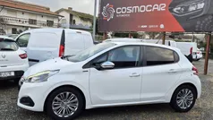 Branco Usado 2019 Peugeot 208 Signature Sky Citadino | € 11.200 (Preço justo)