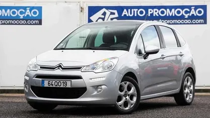 Cinzento Usado 2015 Citroën C3 PureTech Citadino | € 9.980 (Preço justo)