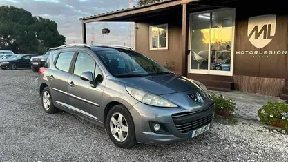 Cinzento Usado 2010 Peugeot 207 Citadino | € 5.900 (Preço justo)