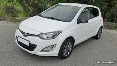 Branco Usado 2014 Hyundai i20 Sedan | € 6.999 (Preço justo)