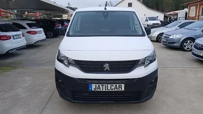 Usado 2019 Peugeot Partner Premium Monovolume | € 14.200 (Preço justo)