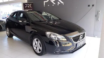 Preto Usado 2016 Volvo V40 | € 13.950 (Bom preço)