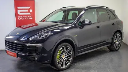 Preto Usado 2016 Porsche Cayenne SUV | € 38.900 (Preço justo)