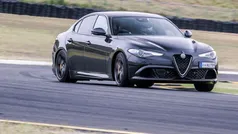 Cinzento Usado 2018 Alfa Romeo Giulia Veloce Sedan | € 33.750 (Preço justo)