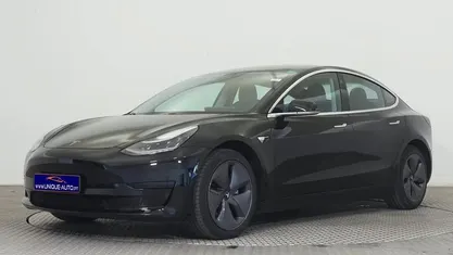 Preto Usado 2020 Tesla Model 3 Standard Range Plus Sedan | € 22.500 (Preço justo)