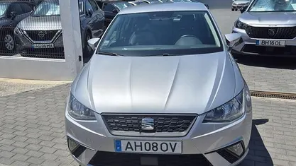 Usado Seat Ibiza Style 80 HP (58 kW) 2021 Cinzento Citadino