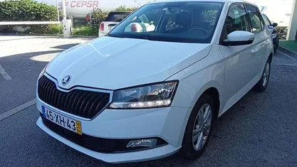 Usado Skoda Fabia 75 HP (55 kW) 2019 Branco Citadino