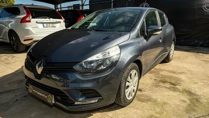 Usado Renault Clio IV 90 HP (66 kW) 2018 Cinza