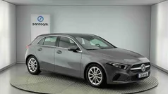 Cinzento Usado 2018 Mercedes A200 Progressive | € 26.490 (Preço justo)