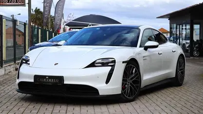 Usado Porsche Taycan 389 kW (530 HP) 2020 Branco Sedan