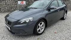 Cinza Usado 2015 Volvo V40 Kinetic Carrinha | € 13.850 (Preço justo)