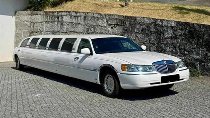 Usado Lincoln Town Car 215 HP (158 kW) 2001 Sedan