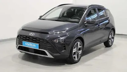Usado Hyundai Bayon 101 HP (74 kW) 2021 Cinzento SUV