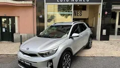 Cinzento Usado 2021 Kia Stonic SUV | € 13.990 (Bom preço)