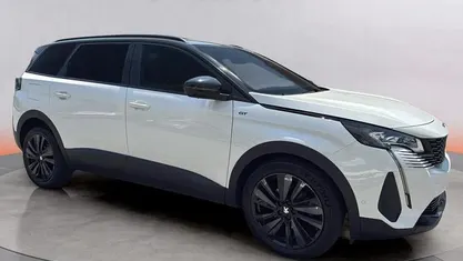 Branco Usado 2021 Peugeot 5008 GT Monovolume | € 24.790 (Preço justo)