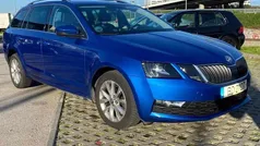 Azul escuro Usado 2020 Skoda Octavia Premium Edition Carrinha | € 14.750 (Preço justo)