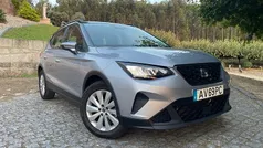Cinzento Usado 2022 Seat Arona Style SUV | € 16.999 (Preço justo)