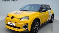 Amarelo Usado 2025 Renault R5 Komfort Citadino | € 33.250
