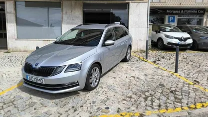 Cinzento Usado 2020 Skoda Octavia Carrinha | € 18.749 (Preço justo)