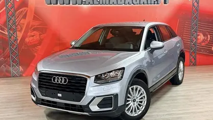 Usado Audi Q2 Design 116 HP (85 kW) 2019 Cinza SUV
