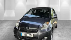 Cinza Usado 2011 Toyota Yaris Active Citadino | € 8.900 (Preço justo)