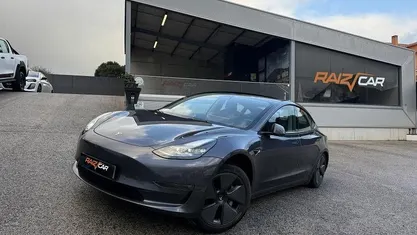 Cinza Usado 2023 Tesla Model 3 Sedan | € 32.890 (Preço justo)