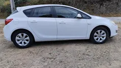 Branco Usado 2015 Opel Astra Selection Citadino | € 8.750 (Preço justo)