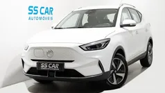 Branco Usado 2022 MG ZS Comfort Sedan | € 19.850 (Preço justo)