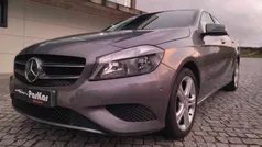 Cinzento Usado 2015 Mercedes A180 | € 16.500