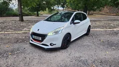 Branco Usado 2014 Peugeot 208 GTi Citadino | € 12.990 (Preço justo)