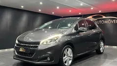 Usado 2018 Peugeot 208 Allure Citadino | € 10.900 (Preço justo)