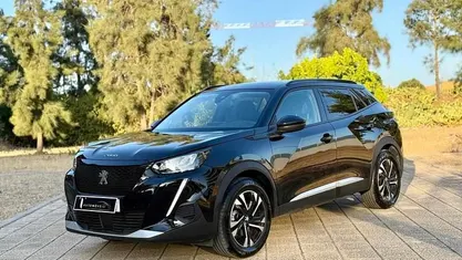 Usado Peugeot e-2008 GT 114 kW (156 HP) 2021 Preto SUV