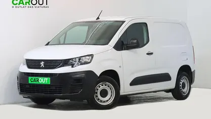 Usado Peugeot Partner 102 HP (75 kW) 2023 Monovolume