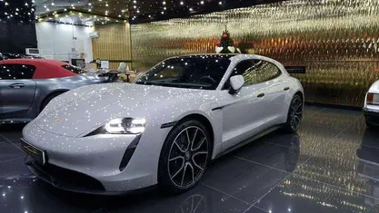 Usado Porsche Taycan 300 kW (408 HP) 2022 Cinzento Sedan