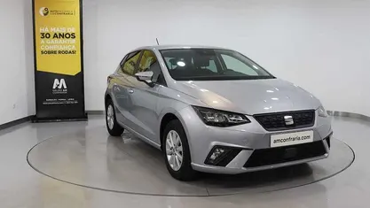 Usado Seat Ibiza 95 HP (69 kW) 2024 Cinzento Citadino