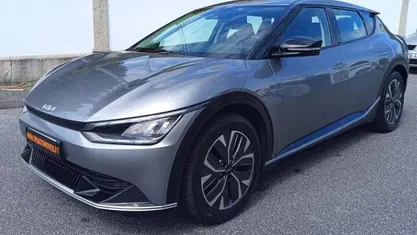 Cinza Usado 2022 Kia EV6 Air SUV | € 31.440 (Preço justo)