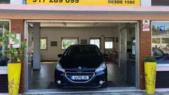 Azul Usado 2014 Peugeot 208 Citadino | € 10.450 (Preço justo)