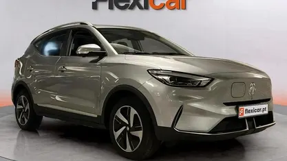 Usado MG ZS Luxury 114 kW (156 HP) 2023 Cinza Sedan