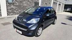 Cinza escuro Usado 2009 Peugeot 107 Citadino | € 5.480 (Preço justo)