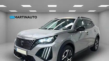 Usado Peugeot 2008 136 HP (100 kW) 2025 Cinzento SUV